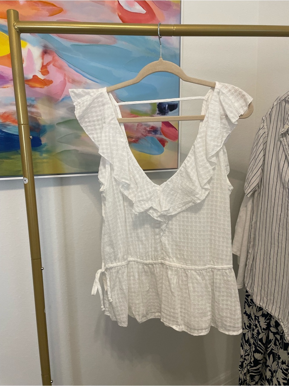 Abercrombie & Fitch White Ruffle V-Neck boho date night Large